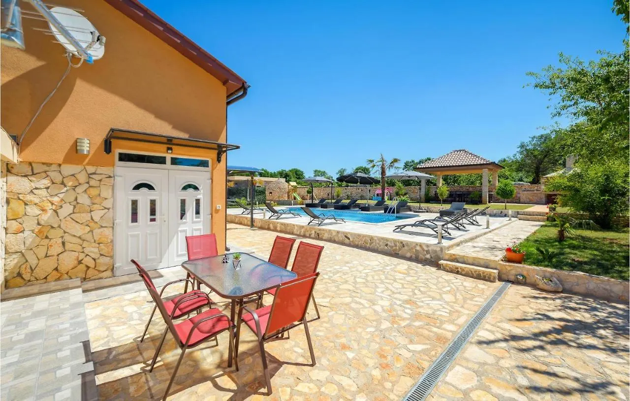 Beautiful Home In Savicenta With Sauna Cukrici Feriehus