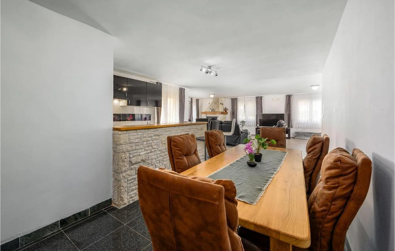 Beautiful Home In Savicenta With Sauna Cukrici Feriehus