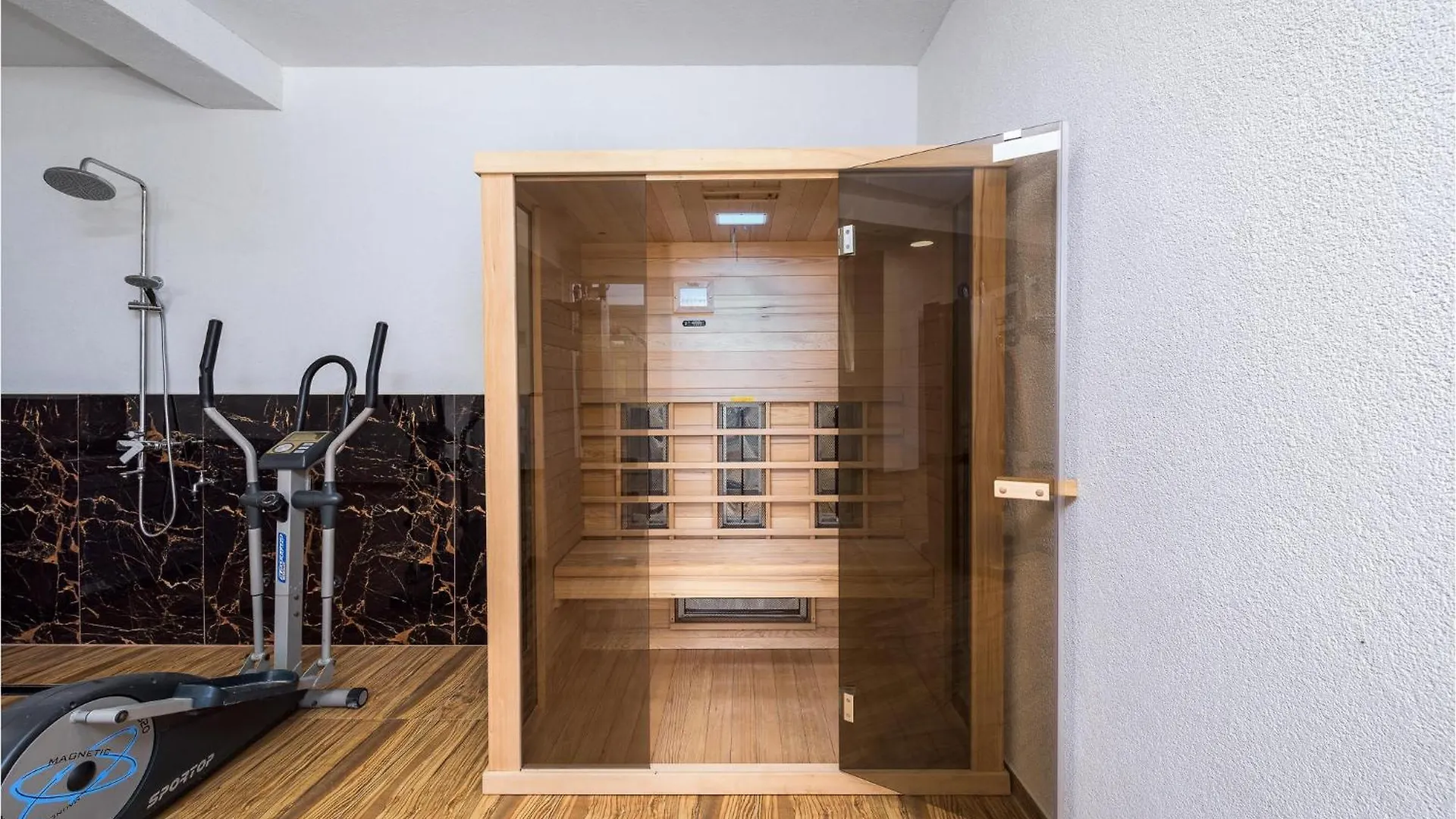 Feriehus Beautiful Home In Savicenta With Sauna Cukrici